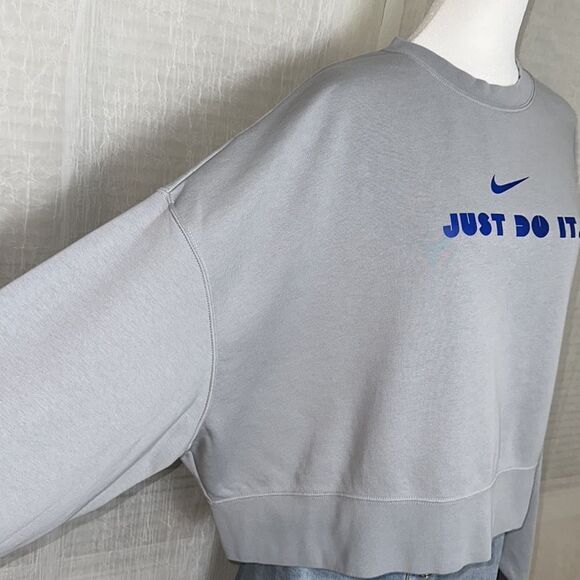 Nike L Gray Duke JUST DO IT logo Campus Collection Fleece Crop Boxy Sweatshirt - Picture 6 of 11